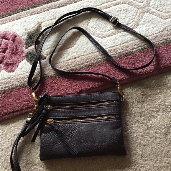 Crossbody bag faux leather 4 zipper compartments Outdoor event room for … - Picture 1 of 8